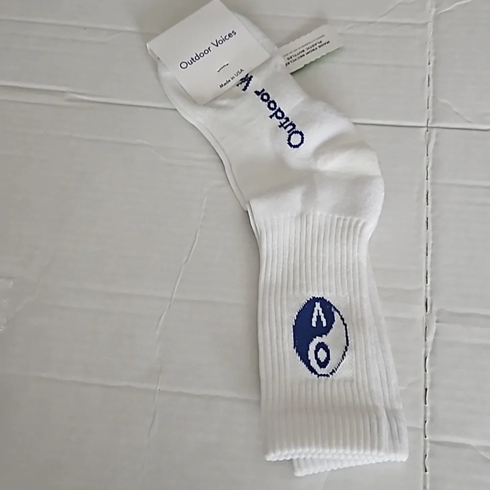 Outdoor Voices Graphic Crew Socks, S/M, classic crew, NWT,White